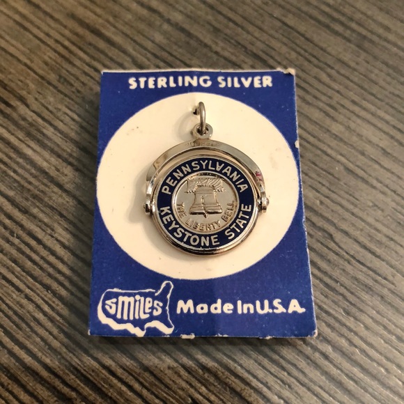 Vintage Sterling Silver Pennsylvania Souvenir Charm - Picture 9 of 9